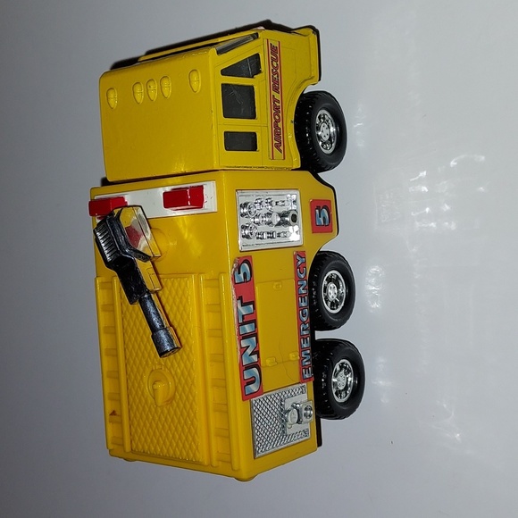 5 Small Vehicles - Picture 4 of 6